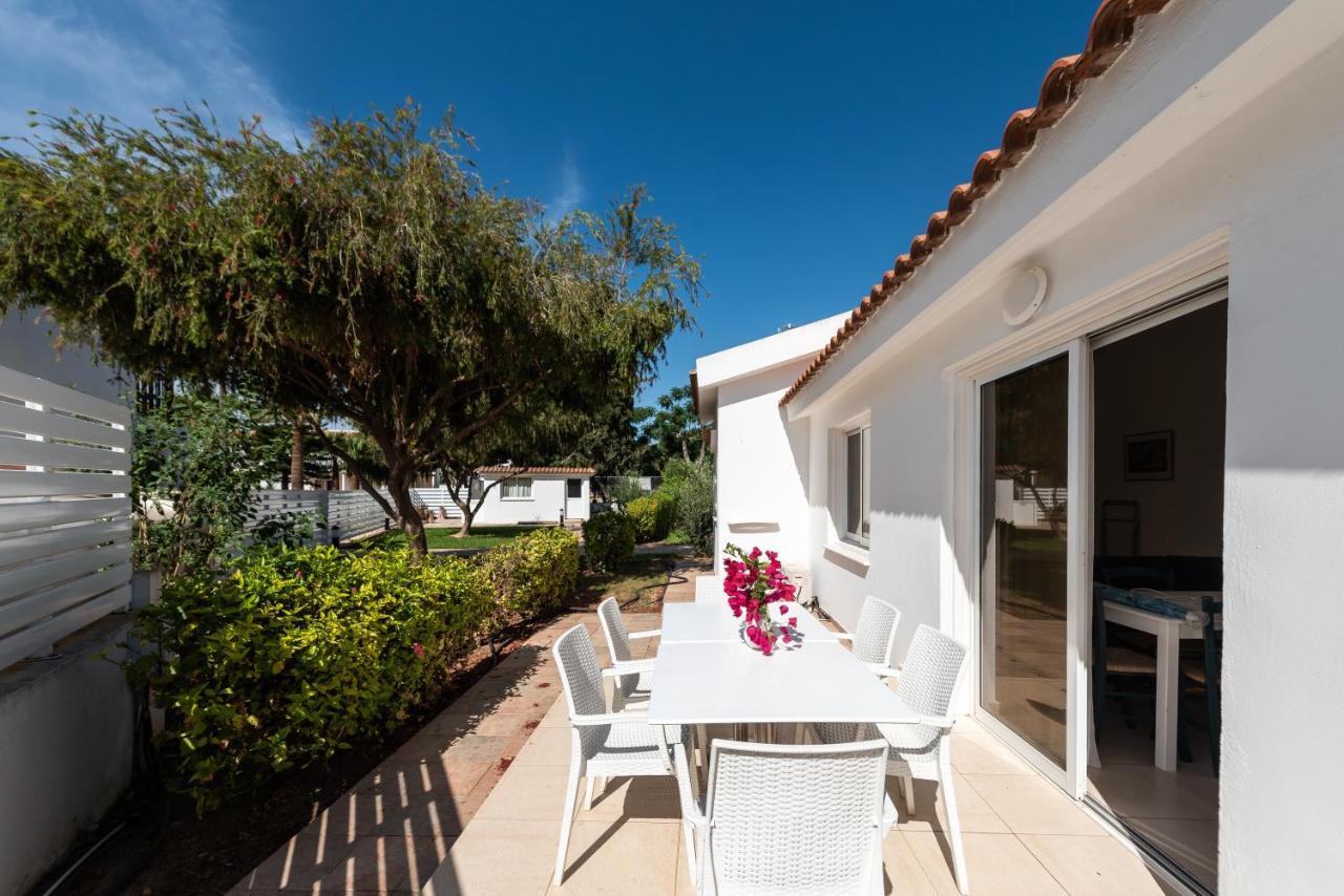 Fig Tree Z Holiday Resort Paralimni Exterior foto