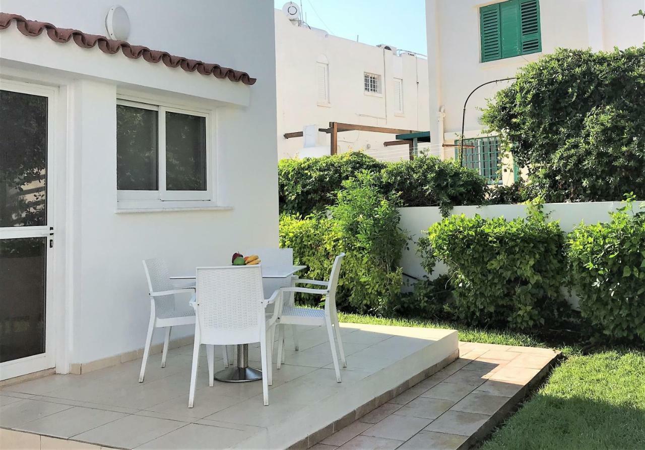 Fig Tree Z Holiday Resort Paralimni Exterior foto
